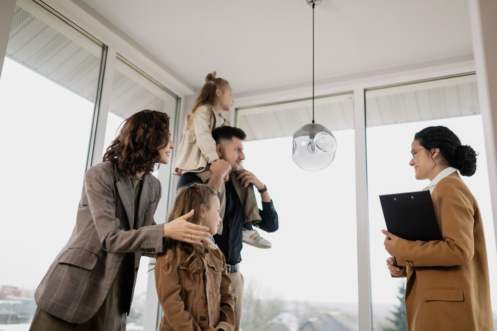  A Family with a Real Estate Agent